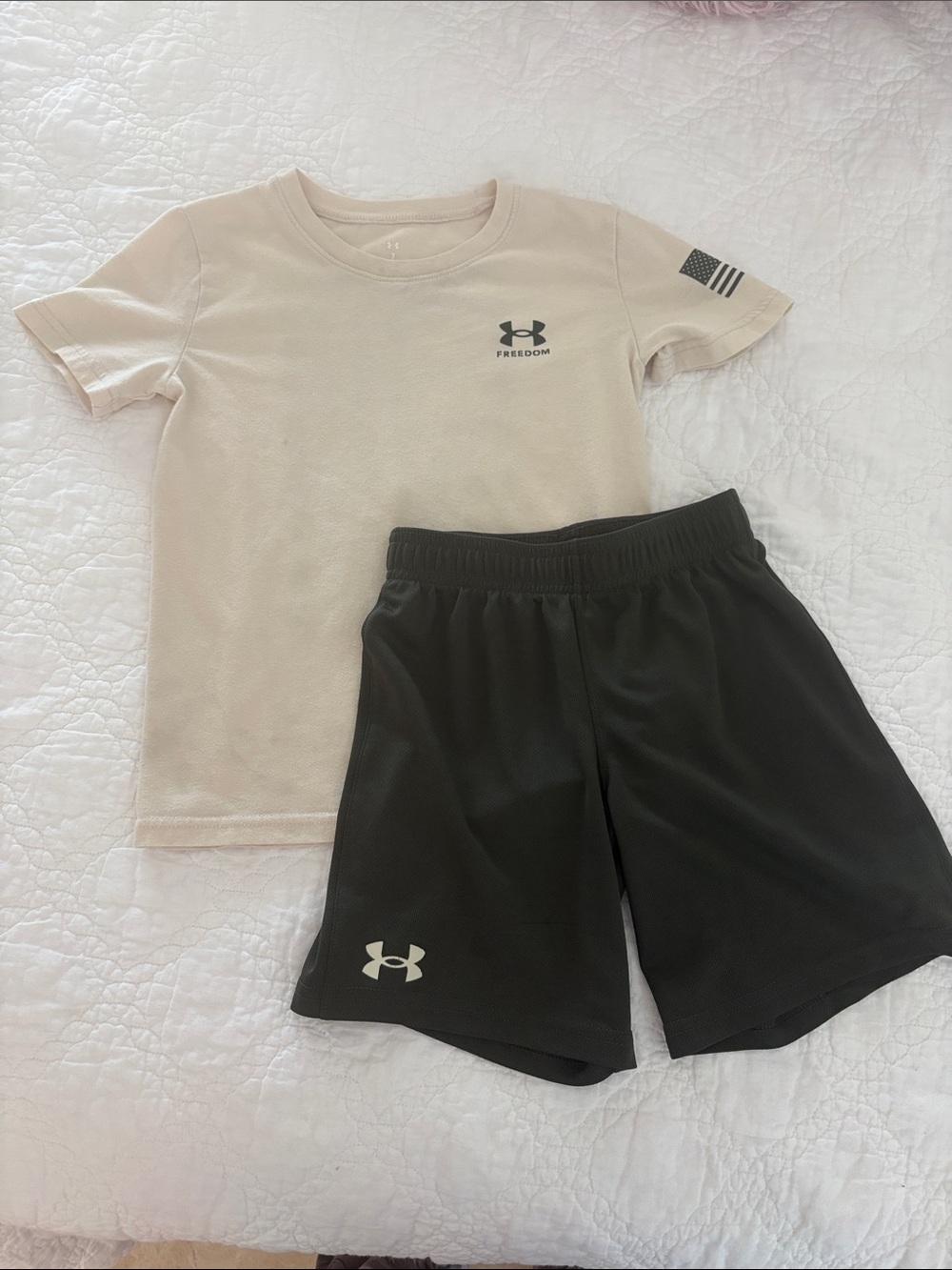 Under Armour Beige Tee with Dark Green Shorts